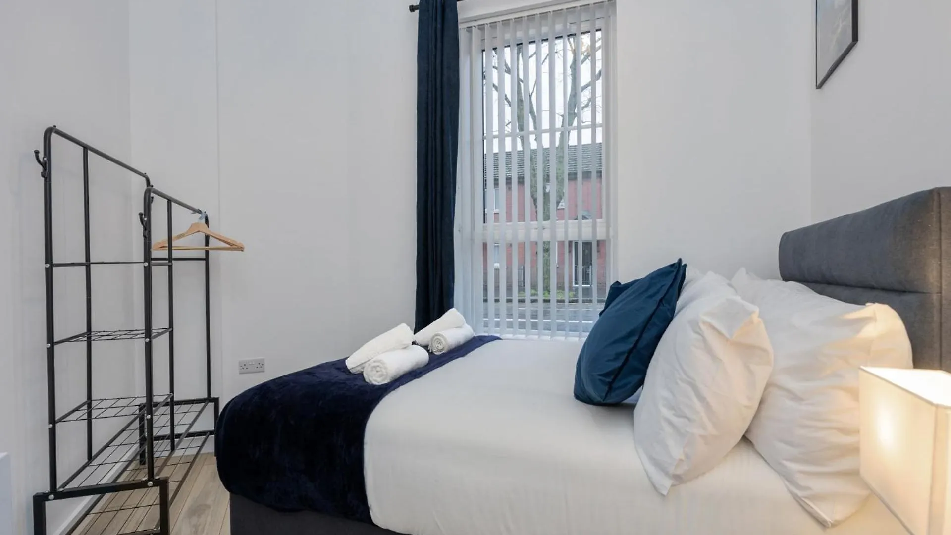 Contemporary 2 Bed Apartment -Belfast East Village Storbritannien