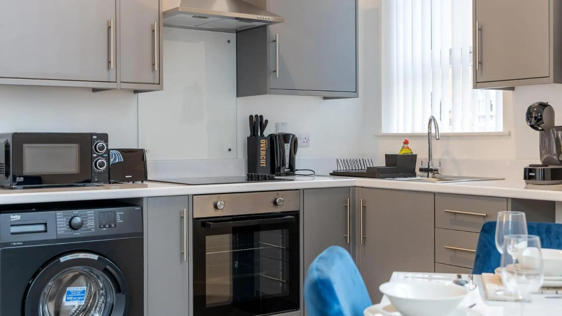 Contemporary 2 Bed Apartment -Belfast East Village