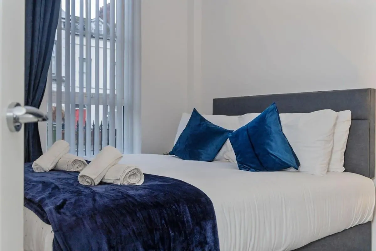 Contemporary 2 Bed Apartment -Belfast East Village Belfast
