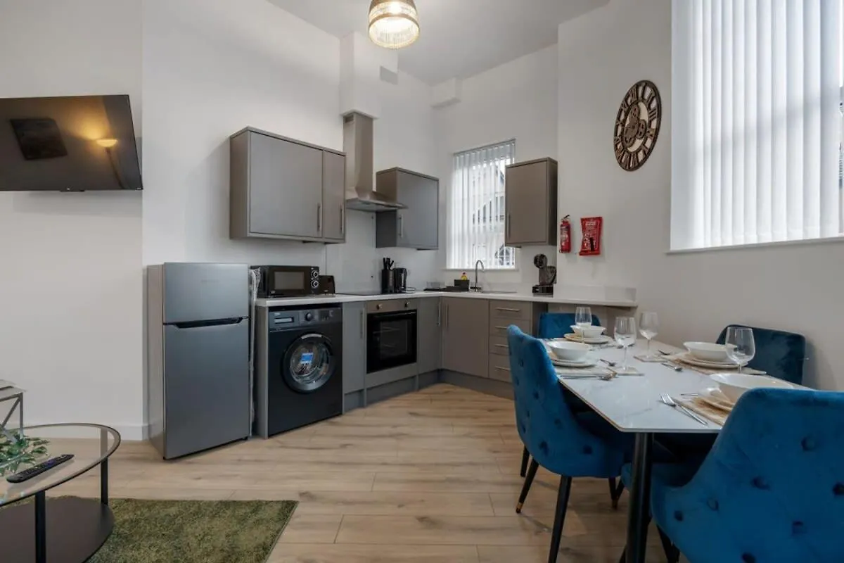Contemporary 2 Bed Apartment -Belfast East Village