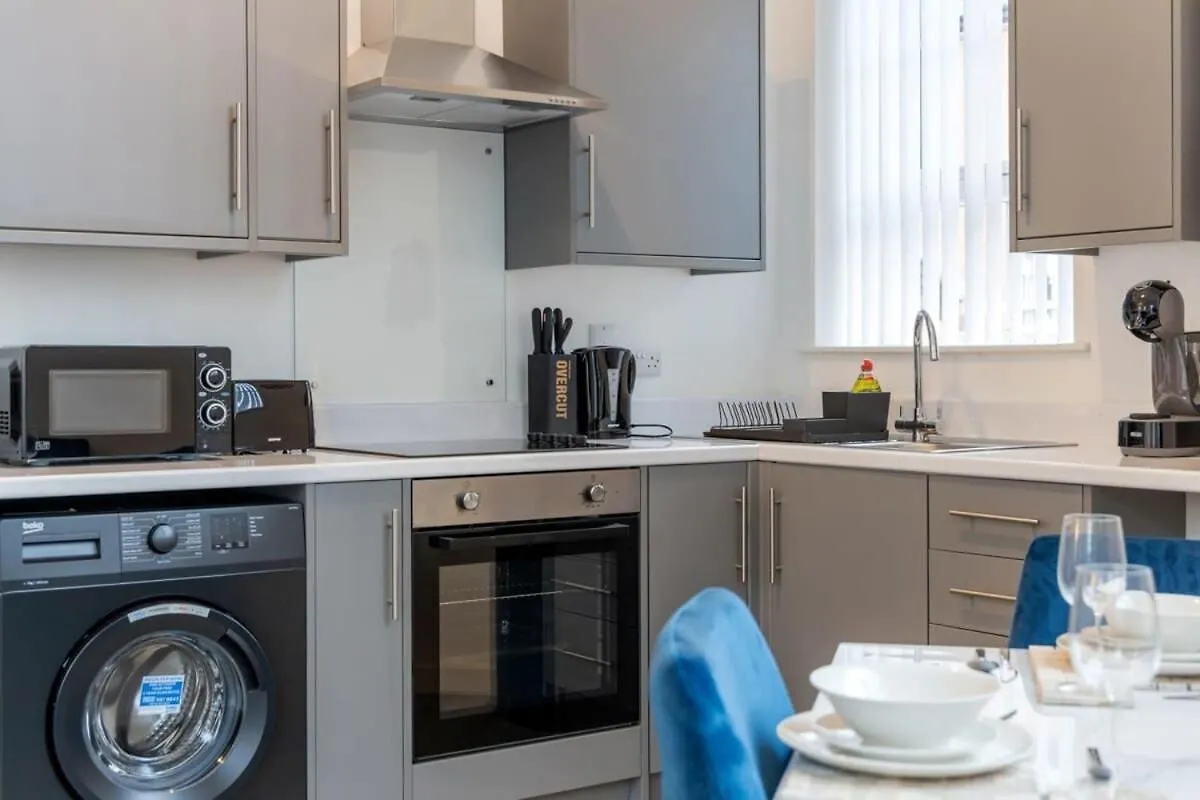 Contemporary 2 Bed Apartment -Belfast East Village 0*, Belfast